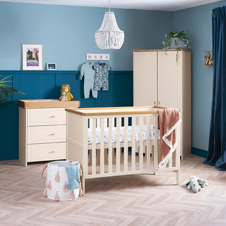 OBaby Baby Cot Bed